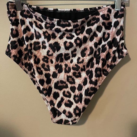 Shade and shore orange/cheetah bikini set - Picture 4 of 10